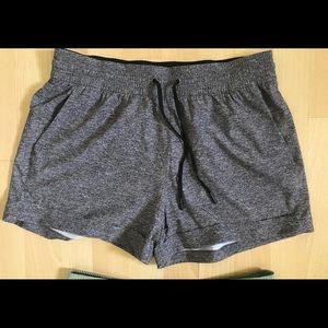 Lululemon spring break short size 8